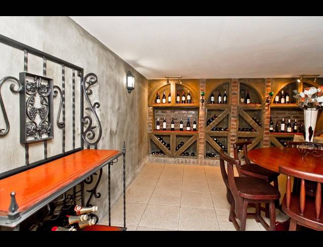 4 BEDROOM HOUSE FOR SALE IN KHYBER ROCK